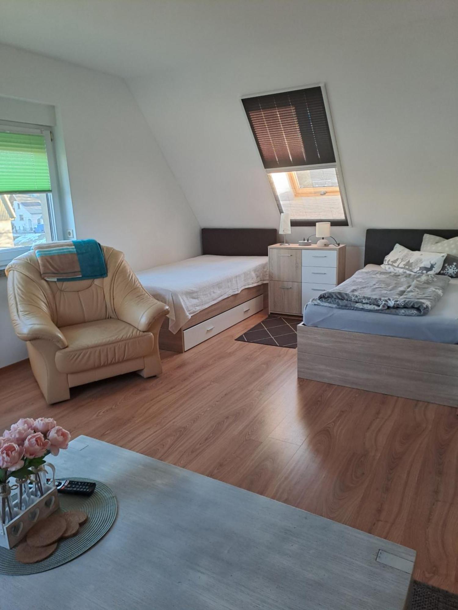 Monteur- Und Ferienwohnung In Hainichen - Obergeschoss Oder Dachgeschoss - Familie Weber Bockendorf Extérieur photo
